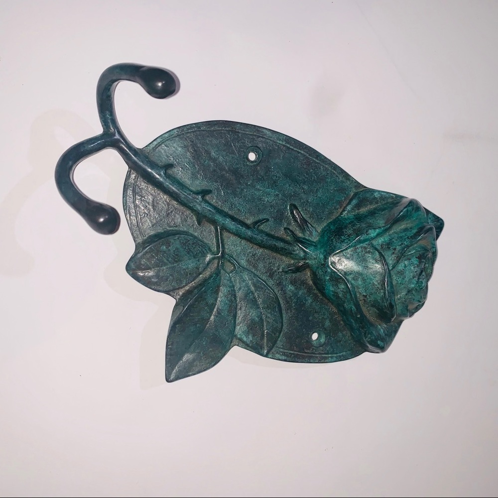 Metal rose wall hook